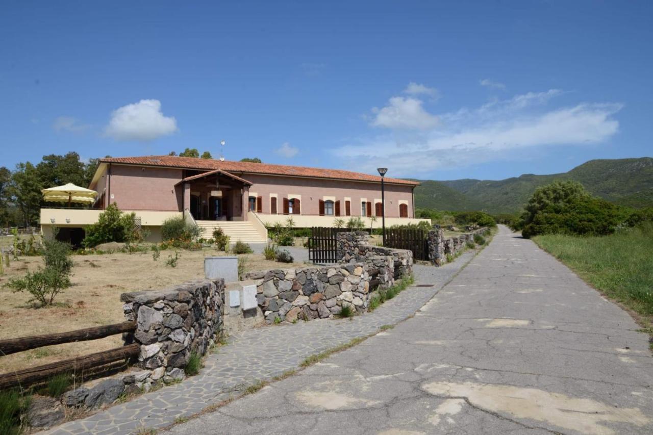 Marrubiu Resort Note Di Stelle Exterior photo